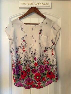 Lily White Floral Blouse – Cap Sleeve Keyhole Top – Size L